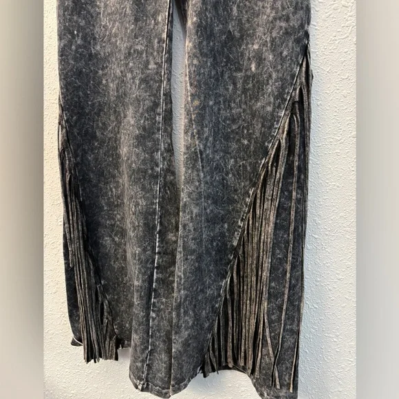 T Party stretch fringe flared leg yoga pants size Medium NWT - Picture 5 of 10